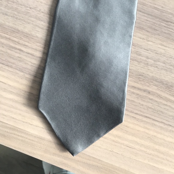 Like New! 100% Silk Tie George Machado - Dark Gray - Picture 6 of 6